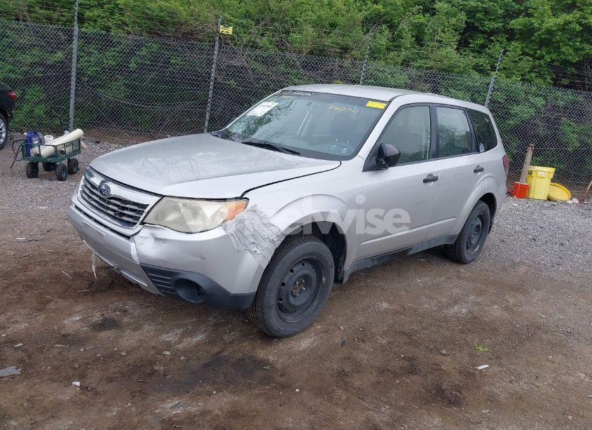 Photo 2 of 2010 Subaru Forester 2.5X (VIN JF2SH6AC0AG740011)