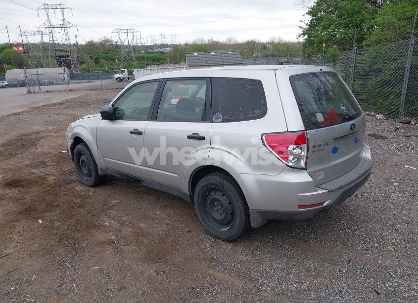 Photo 3 of 2010 Subaru Forester 2.5X (VIN JF2SH6AC0AG740011)