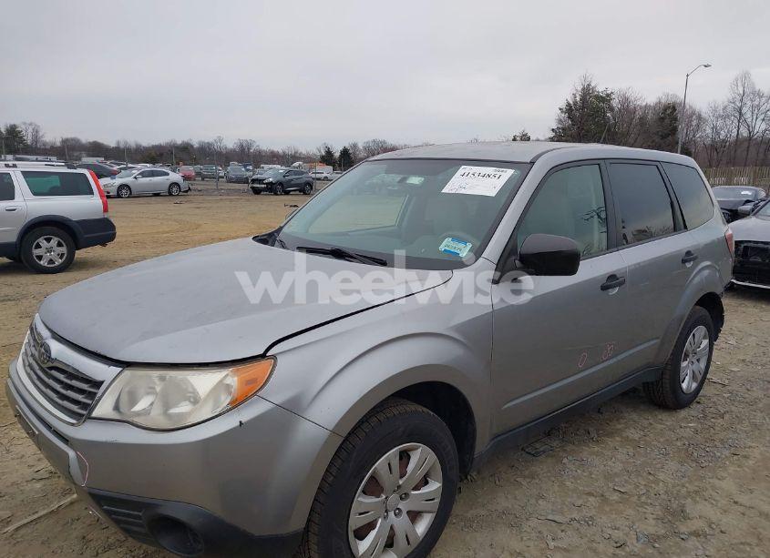 Photo 2 of 2010 Subaru Forester 2.5X (VIN JF2SH6AC1AH759452)