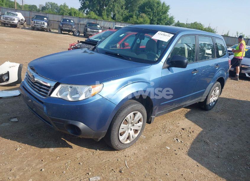 Photo 2 of 2010 Subaru Forester 2.5X (VIN JF2SH6AC1AH760889)
