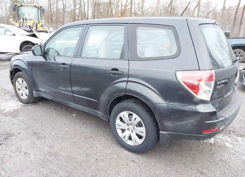 Photo 3 of 2010 Subaru Forester 2.5X (VIN JF2SH6AC2AH707022)
