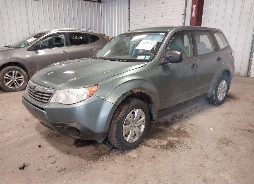 Photo 2 of 2010 Subaru Forester 2.5X (VIN JF2SH6AC2AH726122)