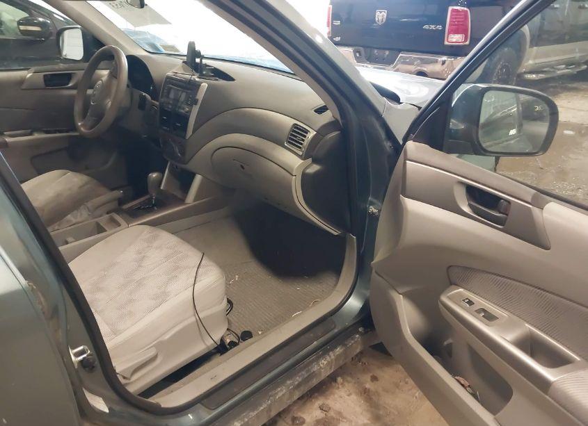 Photo 5 of 2010 Subaru Forester 2.5X (VIN JF2SH6AC2AH726122)