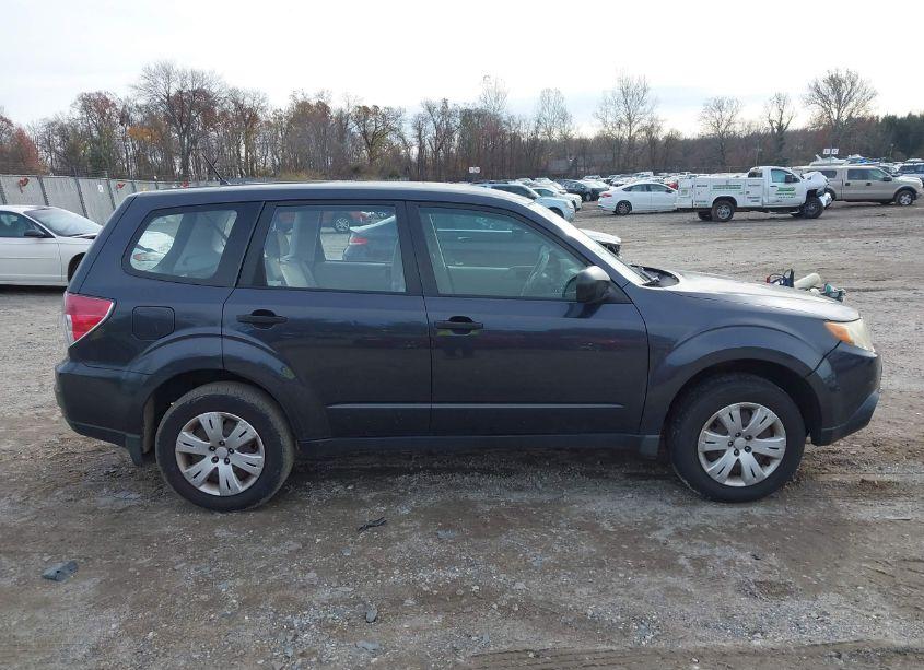 Photo 13 of 2010 Subaru Forester 2.5X (VIN JF2SH6AC2AH758438)