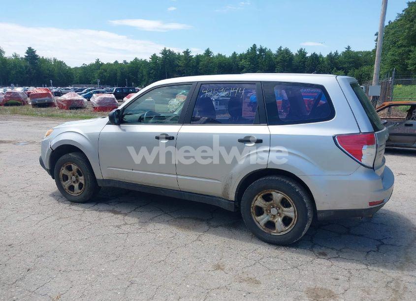 Photo 12 of 2010 Subaru Forester 2.5X (VIN JF2SH6AC3AG741539)