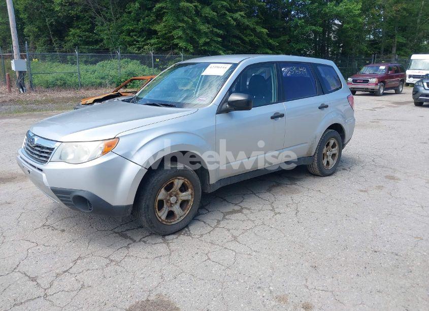 Photo 2 of 2010 Subaru Forester 2.5X (VIN JF2SH6AC3AG741539)