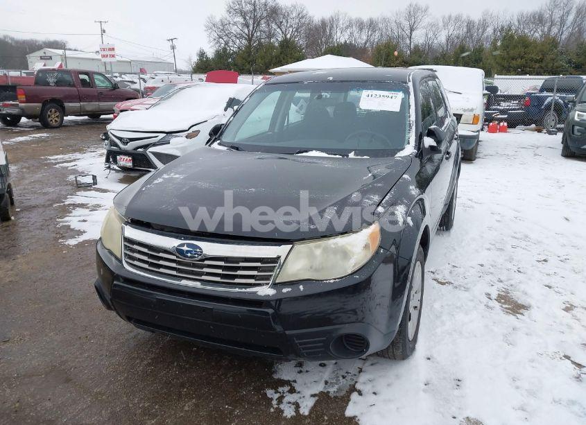 Photo 2 of 2010 Subaru Forester 2.5X (VIN JF2SH6AC3AH709233)