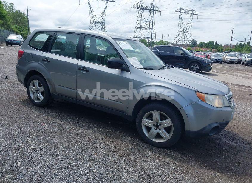 2010 Subaru Forester 2.5X (VIN JF2SH6AC3AH725318) main photo