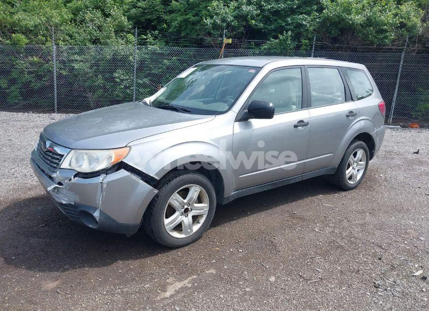 Photo 2 of 2010 Subaru Forester 2.5X (VIN JF2SH6AC3AH725318)