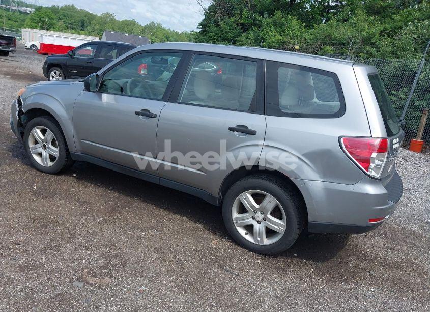 Photo 3 of 2010 Subaru Forester 2.5X (VIN JF2SH6AC3AH725318)