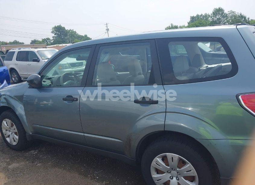 Photo 14 of 2010 Subaru Forester 2.5X (VIN JF2SH6AC3AH746590)