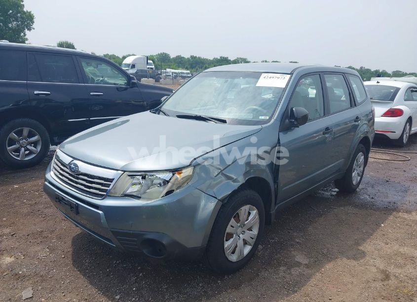 Photo 2 of 2010 Subaru Forester 2.5X (VIN JF2SH6AC3AH746590)