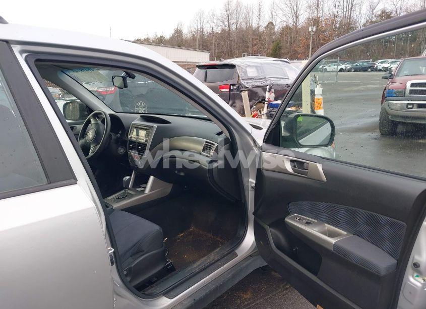 Photo 5 of 2010 Subaru Forester 2.5X (VIN JF2SH6AC5AH715289)
