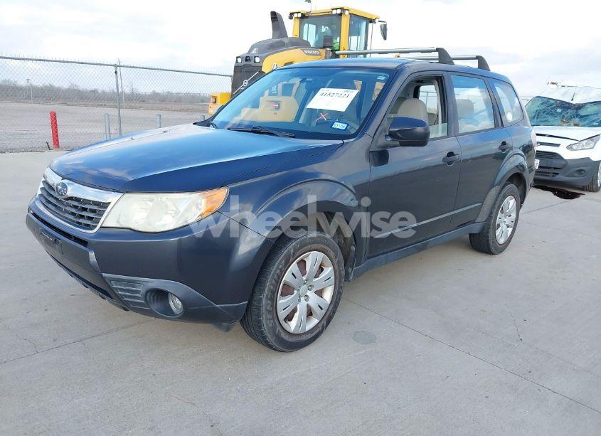 Photo 2 of 2010 Subaru Forester 2.5X (VIN JF2SH6AC6AH731307)