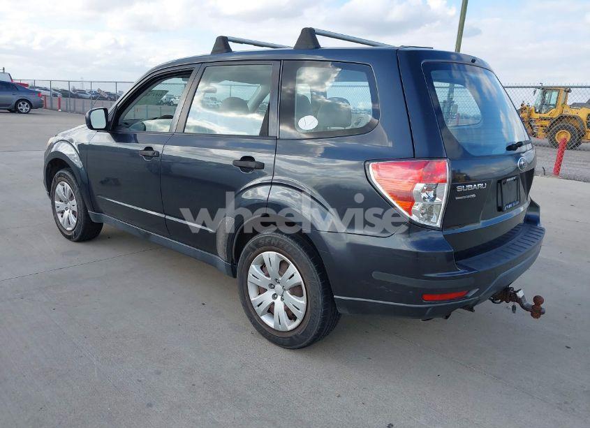 Photo 3 of 2010 Subaru Forester 2.5X (VIN JF2SH6AC6AH731307)