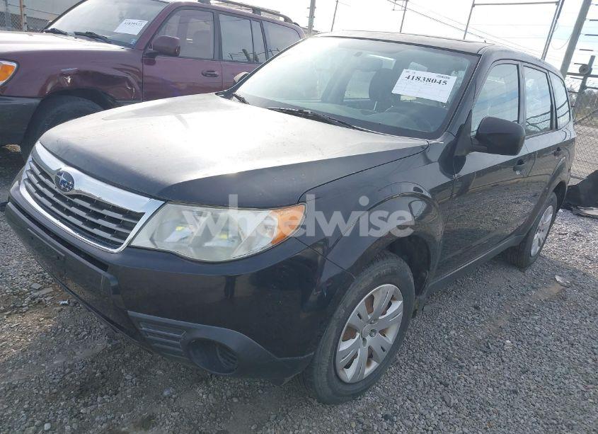 Photo 2 of 2010 Subaru Forester 2.5X (VIN JF2SH6AC6AH743733)