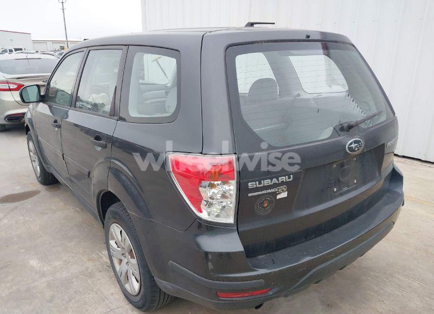 Photo 3 of 2010 Subaru Forester 2.5X (VIN JF2SH6AC6AH751315)