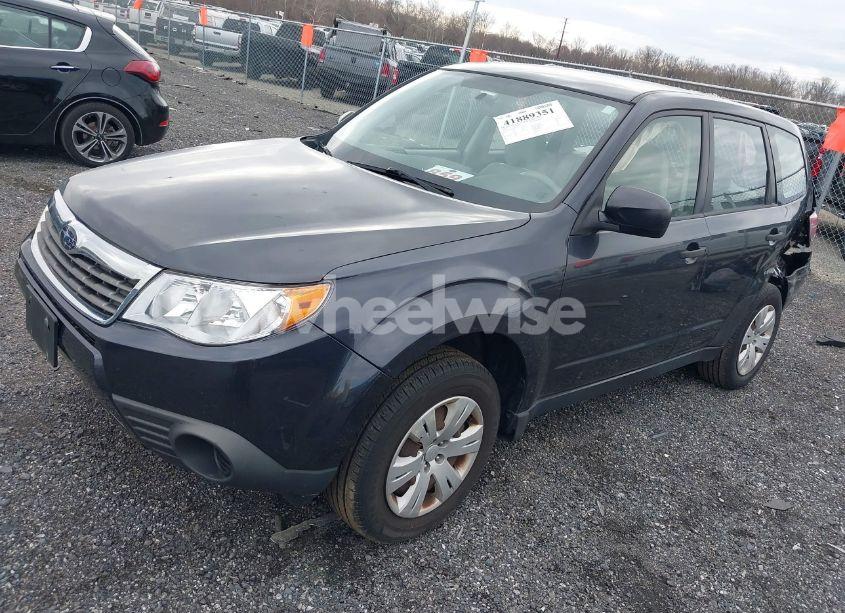 Photo 2 of 2010 Subaru Forester 2.5X (VIN JF2SH6AC6AH758085)