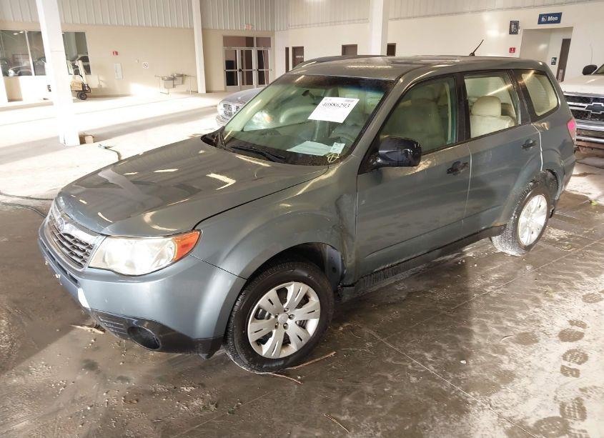 Photo 2 of 2010 Subaru Forester 2.5X (VIN JF2SH6AC8AH716615)