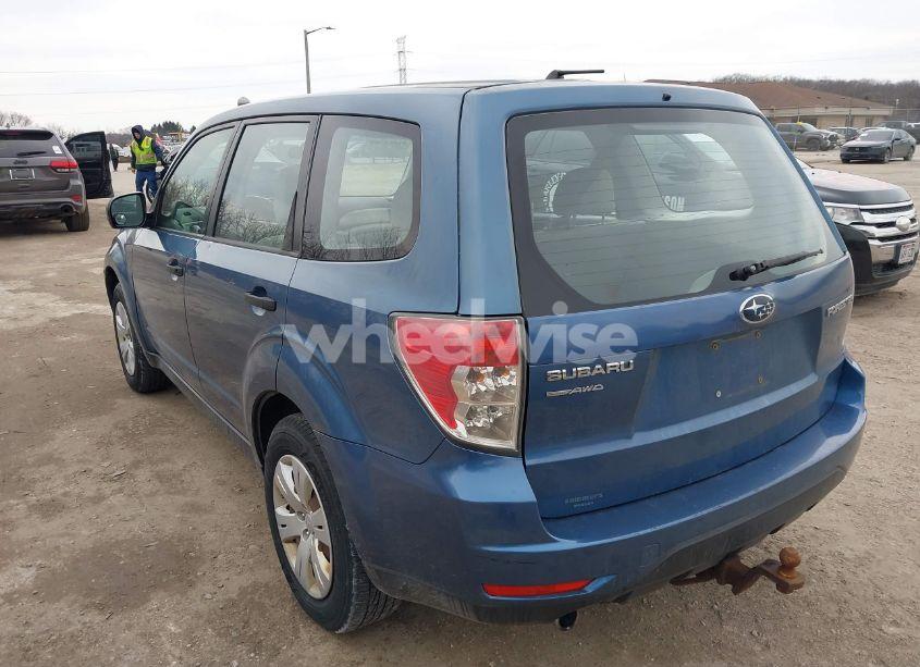 Photo 3 of 2010 Subaru Forester 2.5X (VIN JF2SH6AC8AH722463)