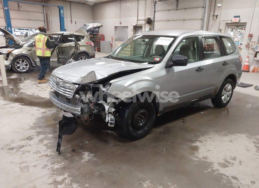 Photo 2 of 2010 Subaru Forester 2.5X (VIN JF2SH6AC8AH727274)