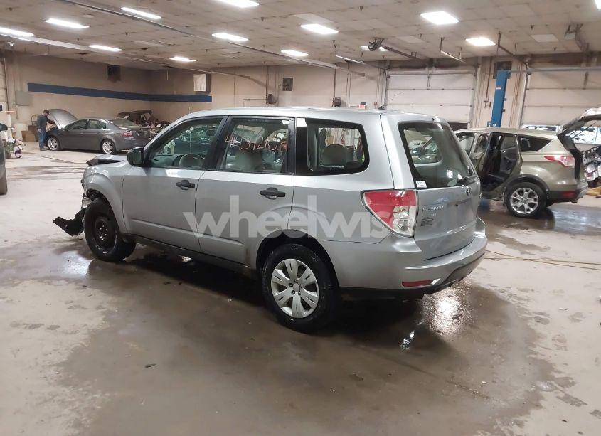 Photo 3 of 2010 Subaru Forester 2.5X (VIN JF2SH6AC8AH727274)