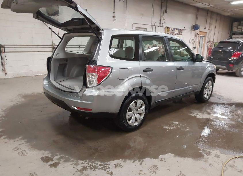 Photo 4 of 2010 Subaru Forester 2.5X (VIN JF2SH6AC8AH727274)