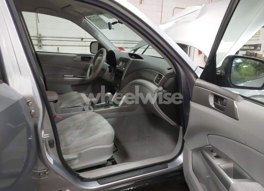 Photo 5 of 2010 Subaru Forester 2.5X (VIN JF2SH6AC8AH727274)
