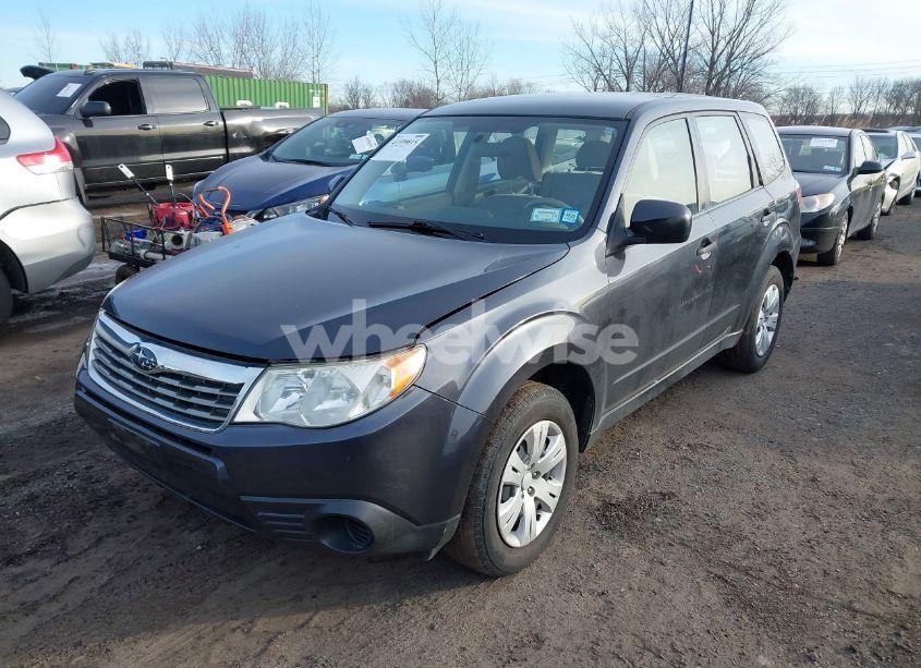 Photo 2 of 2010 Subaru Forester 2.5X (VIN JF2SH6AC8AH731552)