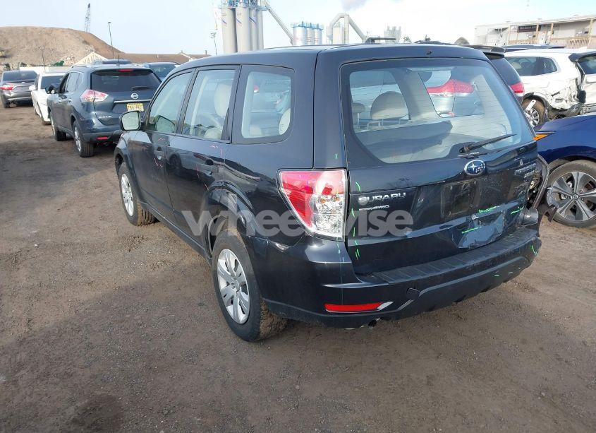 Photo 3 of 2010 Subaru Forester 2.5X (VIN JF2SH6AC8AH731552)