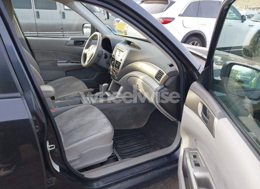Photo 5 of 2010 Subaru Forester 2.5X (VIN JF2SH6AC8AH731552)
