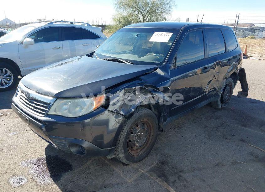 Photo 2 of 2010 Subaru Forester 2.5X (VIN JF2SH6AC8AH738808)