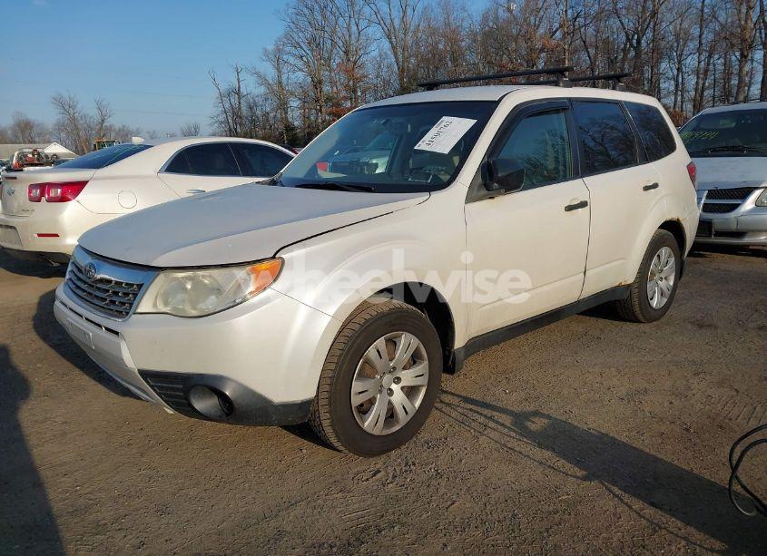 Photo 2 of 2010 Subaru Forester 2.5X (VIN JF2SH6AC9AH718910)