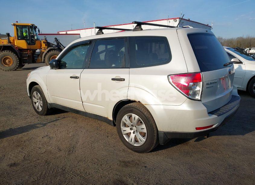 Photo 3 of 2010 Subaru Forester 2.5X (VIN JF2SH6AC9AH718910)