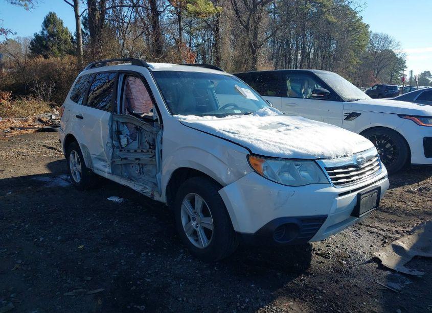 2010 Subaru Forester 2.5X (VIN JF2SH6BC1AH787993) main photo
