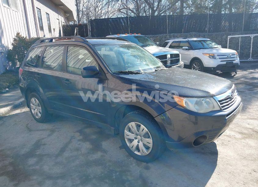 2010 Subaru Forester 2.5X (VIN JF2SH6BC2AH770393) main photo