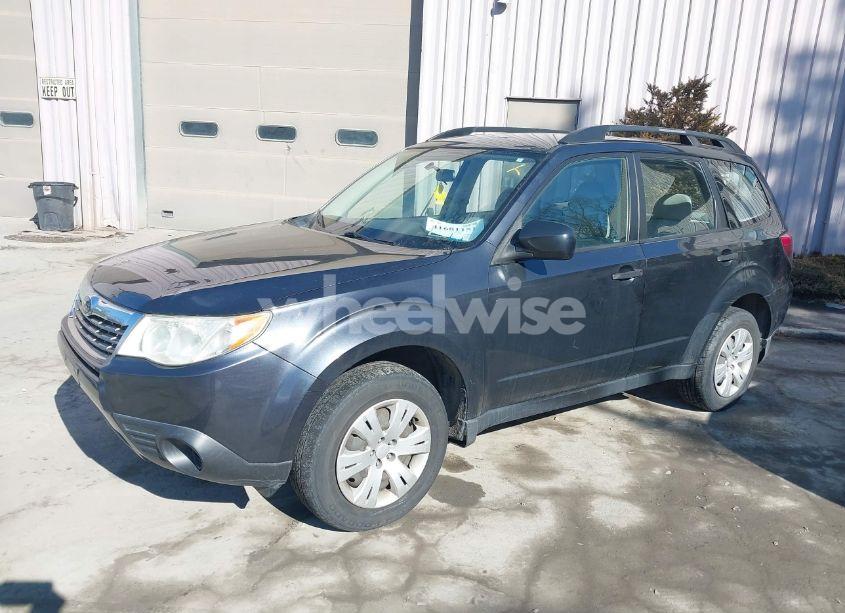 Photo 2 of 2010 Subaru Forester 2.5X (VIN JF2SH6BC2AH770393)