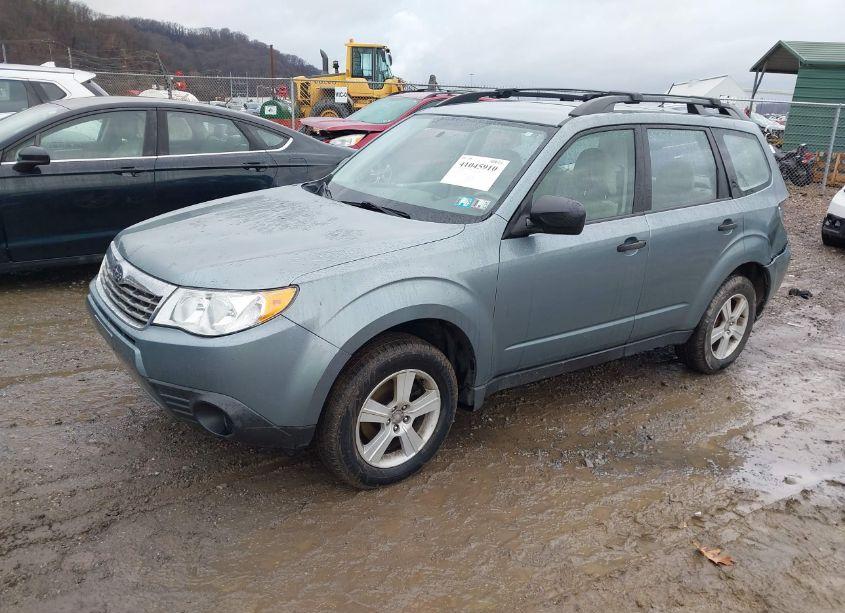 Photo 2 of 2010 Subaru Forester 2.5X (VIN JF2SH6BC2AH917814)