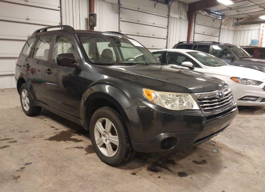 2010 Subaru Forester 2.5X (VIN JF2SH6BC3AH775022) main photo