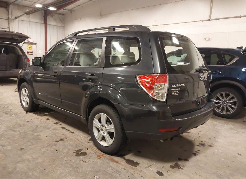 Photo 3 of 2010 Subaru Forester 2.5X (VIN JF2SH6BC3AH775022)