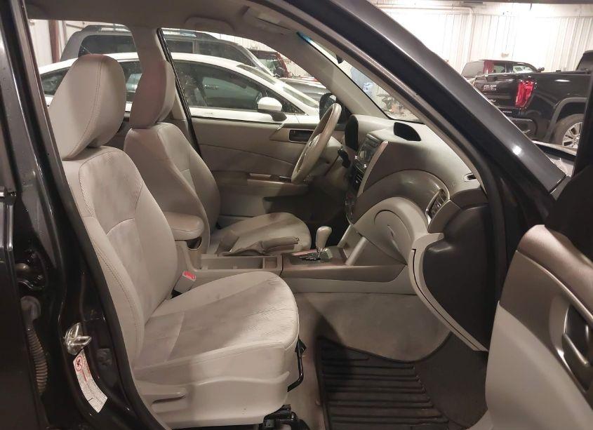 Photo 5 of 2010 Subaru Forester 2.5X (VIN JF2SH6BC3AH775022)