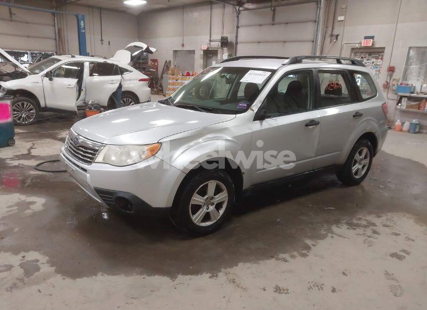 Photo 2 of 2010 Subaru Forester 2.5X (VIN JF2SH6BC3AH779720)