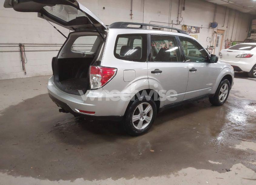 Photo 4 of 2010 Subaru Forester 2.5X (VIN JF2SH6BC3AH779720)