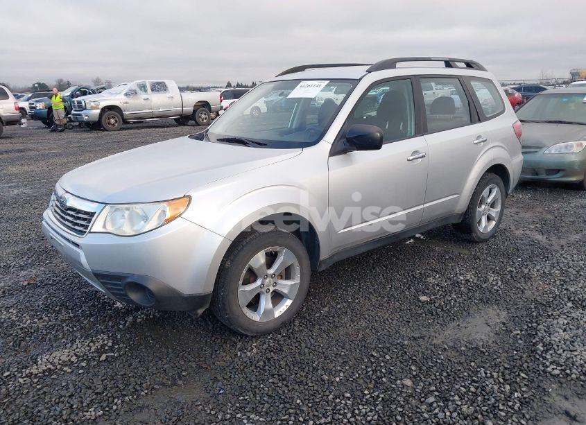Photo 2 of 2010 Subaru Forester 2.5X (VIN JF2SH6BC3AH904232)