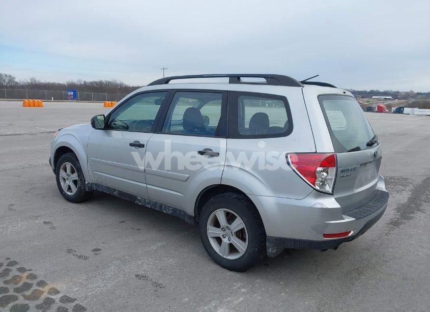 Photo 3 of 2010 Subaru Forester 2.5X (VIN JF2SH6BC3AH916882)