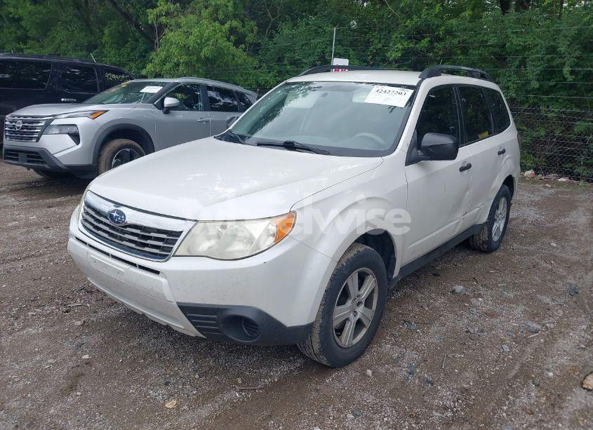 Photo 2 of 2010 Subaru Forester 2.5X (VIN JF2SH6BC4AH916504)