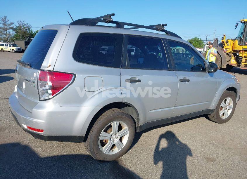 Photo 4 of 2010 Subaru Forester 2.5X (VIN JF2SH6BC6AH907478)