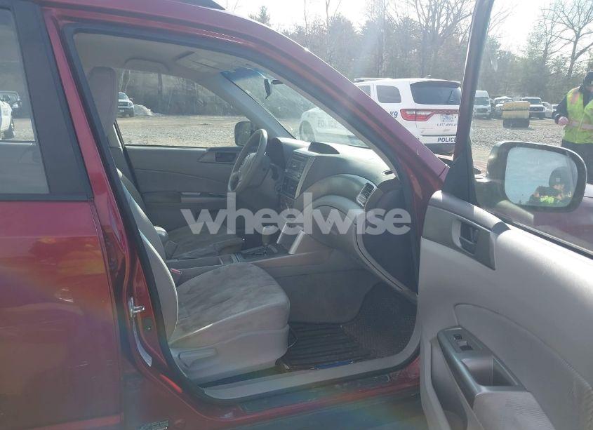 Photo 5 of 2010 Subaru Forester 2.5X (VIN JF2SH6BC7AH906596)