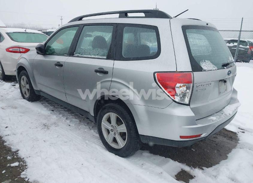 Photo 3 of 2010 Subaru Forester 2.5X (VIN JF2SH6BC7AH916870)
