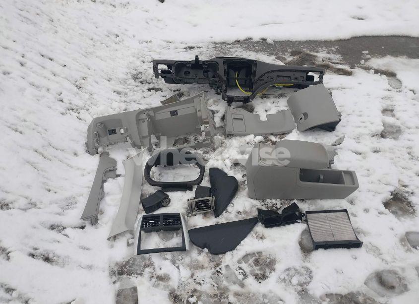 Photo 12 of 2010 Subaru Forester 2.5X (VIN JF2SH6BCXAG792972)